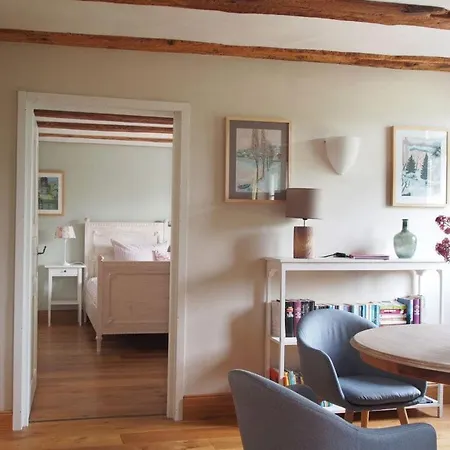 Raised Ground Floor Comfortable Hébergement de vacances