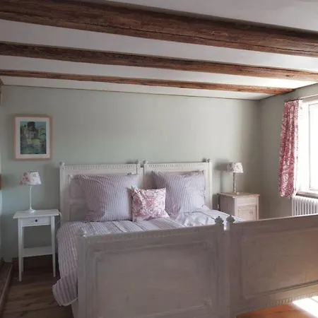 Raised Ground Floor Comfortable Hébergement de vacances Ohningen