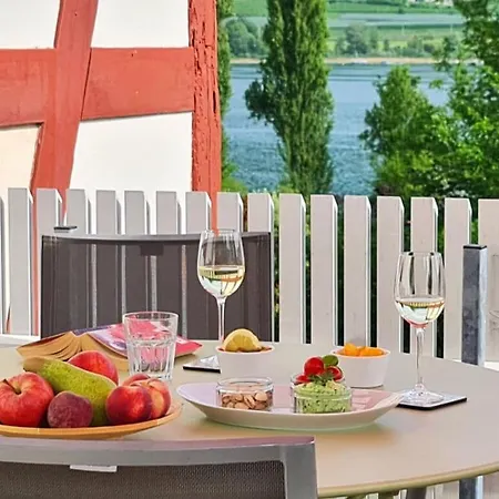 Raised Ground Floor Comfortable Hébergement de vacances Ohningen