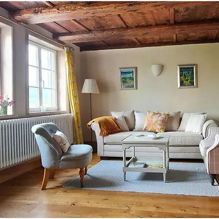 Raised Ground Floor Comfortable *